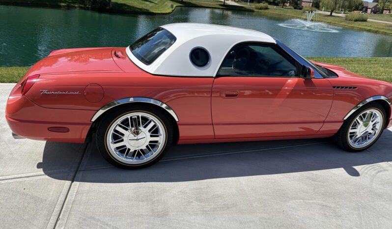 
								2003 Ford Thunderbird 007 Edition full									