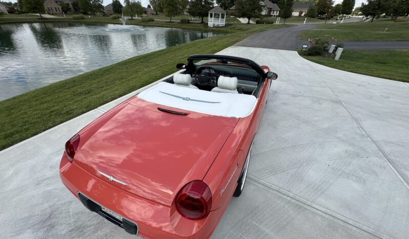 
								2003 Ford Thunderbird 007 Edition full									