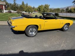 
										1969 Chevrolet Camaro Convertible 5-Speed full									