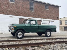 1978 Ford F-250 Custom 4×4 4-Speed