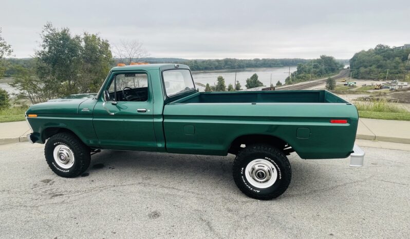 
								1978 Ford F-250 Custom 4×4 4-Speed full									