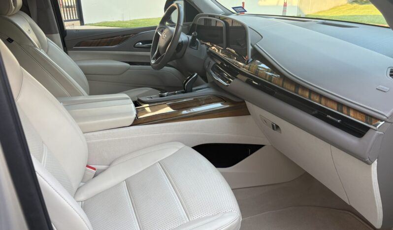 
								2021 Cadillac Escalade Premium Luxury Platinum full									