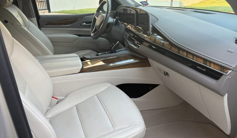 
								2021 Cadillac Escalade Premium Luxury Platinum full									