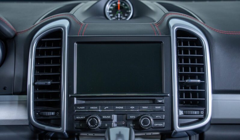 
								2014 Porsche Cayenne GTS full									