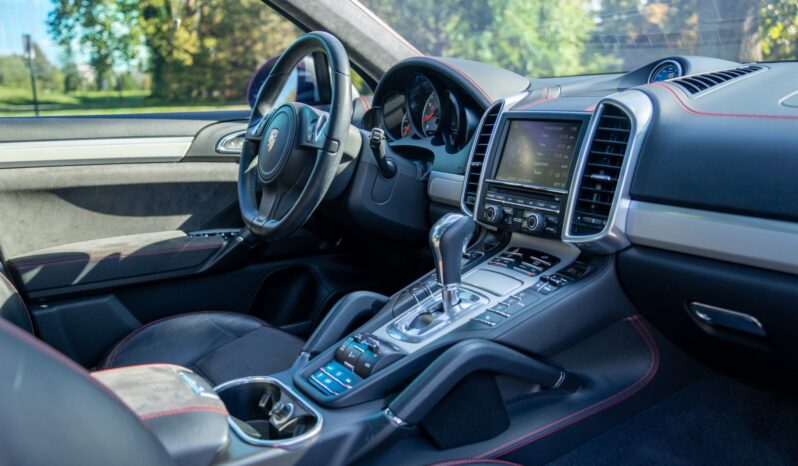 
								2014 Porsche Cayenne GTS full									