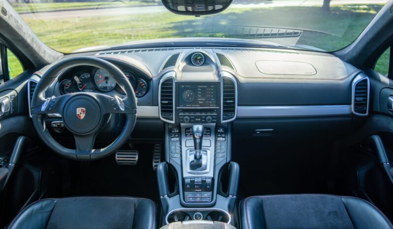 
								2014 Porsche Cayenne GTS full									