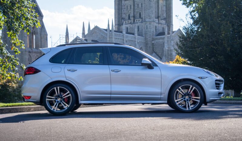 
								2014 Porsche Cayenne GTS full									