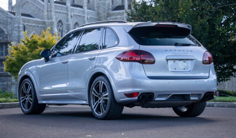 
								2014 Porsche Cayenne GTS full									