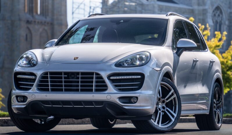 
								2014 Porsche Cayenne GTS full									