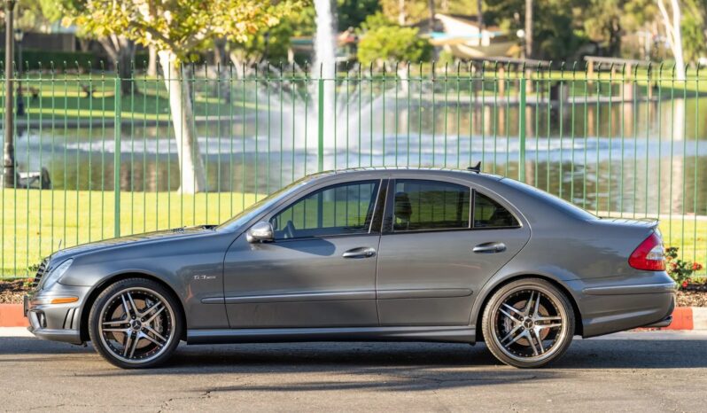 
								2008 Mercedes-Benz E63 AMG full									