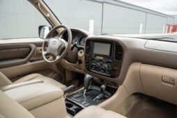 
										2000 Toyota Land Cruiser UZJ100 full									