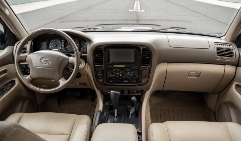 
								2000 Toyota Land Cruiser UZJ100 full									