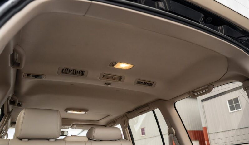 
								2000 Toyota Land Cruiser UZJ100 full									