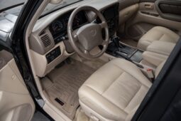 
										2000 Toyota Land Cruiser UZJ100 full									