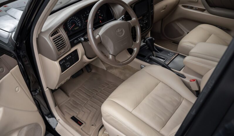 
								2000 Toyota Land Cruiser UZJ100 full									