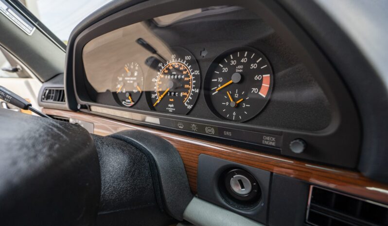 
								1988 Mercedes-Benz 420SEL full									