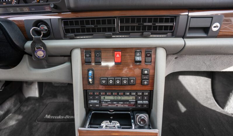 
								1988 Mercedes-Benz 420SEL full									
