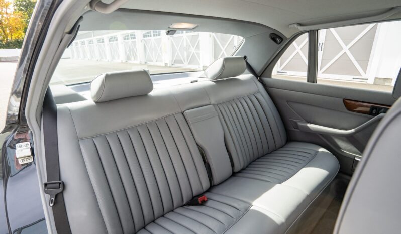 
								1988 Mercedes-Benz 420SEL full									