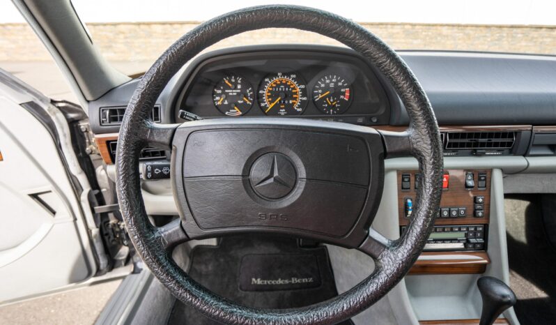 
								1988 Mercedes-Benz 420SEL full									