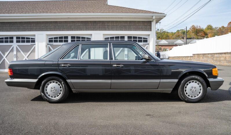 
								1988 Mercedes-Benz 420SEL full									