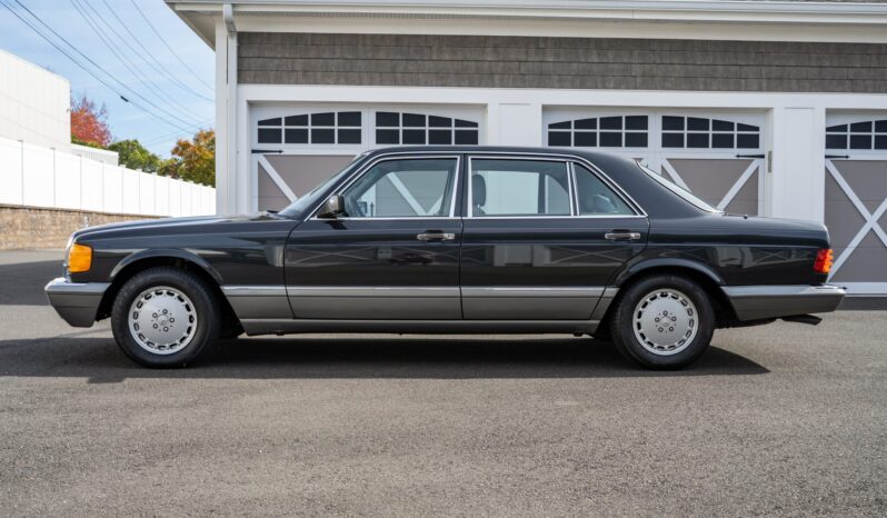 
								1988 Mercedes-Benz 420SEL full									
