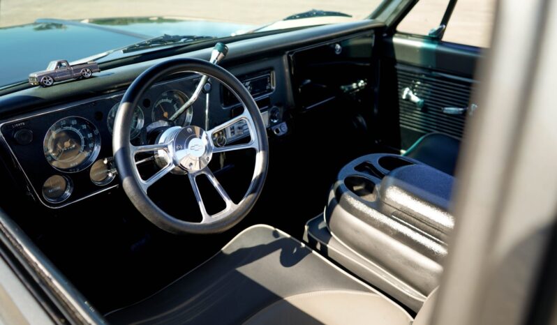 
								1971 Chevrolet C10 Pickup full									