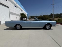 
										1966 Lincoln Continental Convertible full									