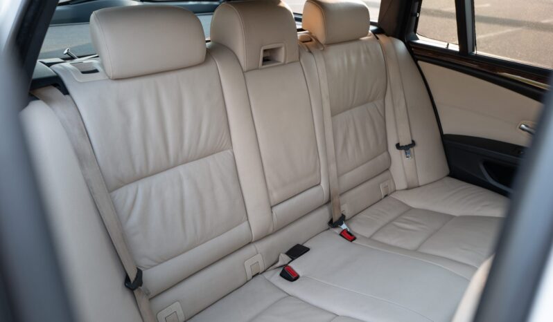 
								2010 BMW 535i xDrive Sports Wagon M Sport full									