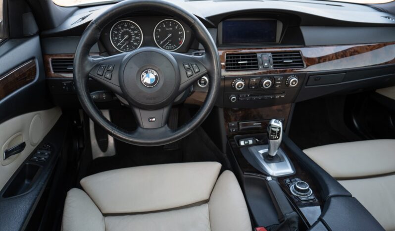 
								2010 BMW 535i xDrive Sports Wagon M Sport full									