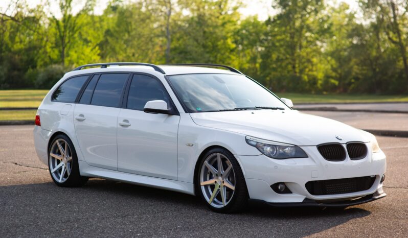 
								2010 BMW 535i xDrive Sports Wagon M Sport full									