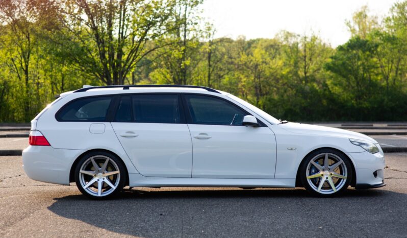 
								2010 BMW 535i xDrive Sports Wagon M Sport full									