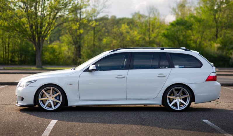 
								2010 BMW 535i xDrive Sports Wagon M Sport full									