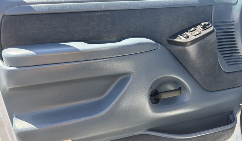 
								1993 Ford Bronco XLT full									