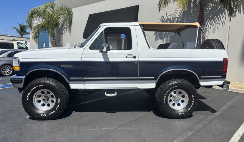
								1993 Ford Bronco XLT full									