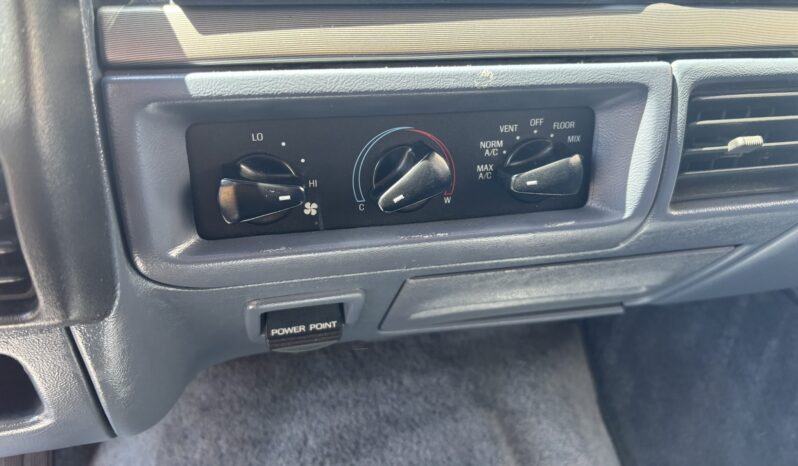 
								1993 Ford Bronco XLT full									