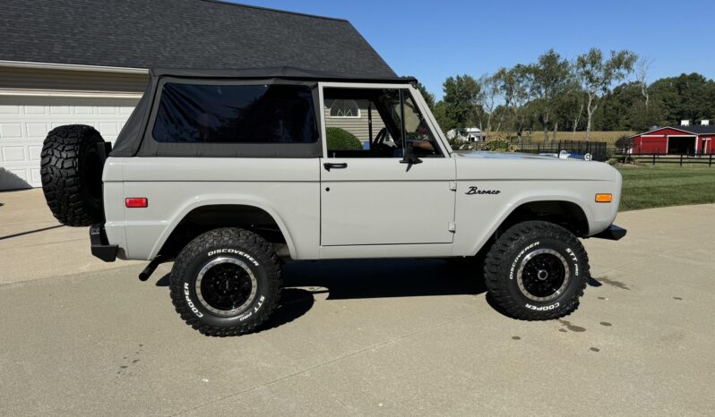 
								1971 Ford Bronco 302 full									