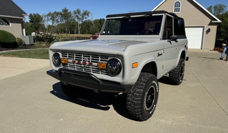 
								1971 Ford Bronco 302 full									