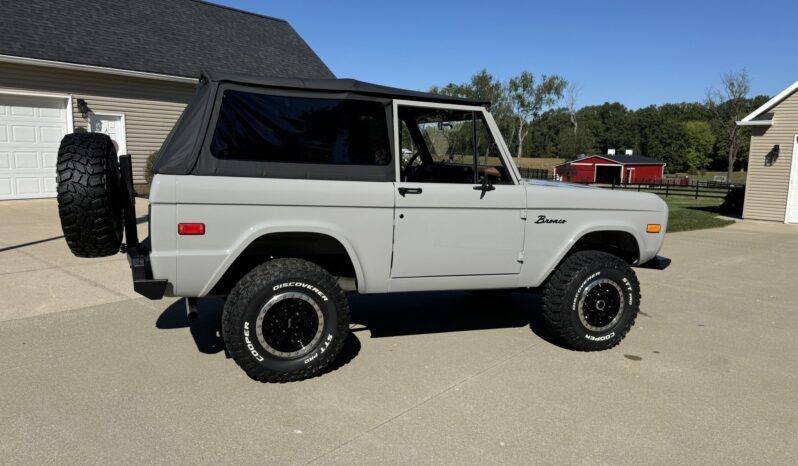 
								1971 Ford Bronco 302 full									