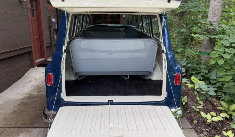 								1957 Chevrolet Suburban Carryall full									