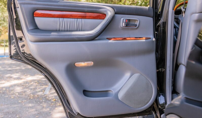 
								2002 Lexus LX470 full									