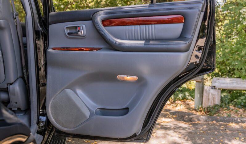 
								2002 Lexus LX470 full									