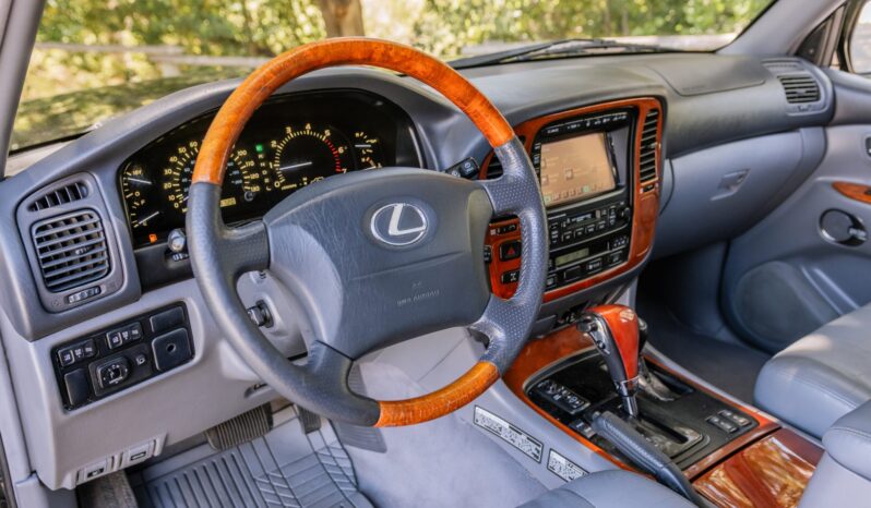 
								2002 Lexus LX470 full									