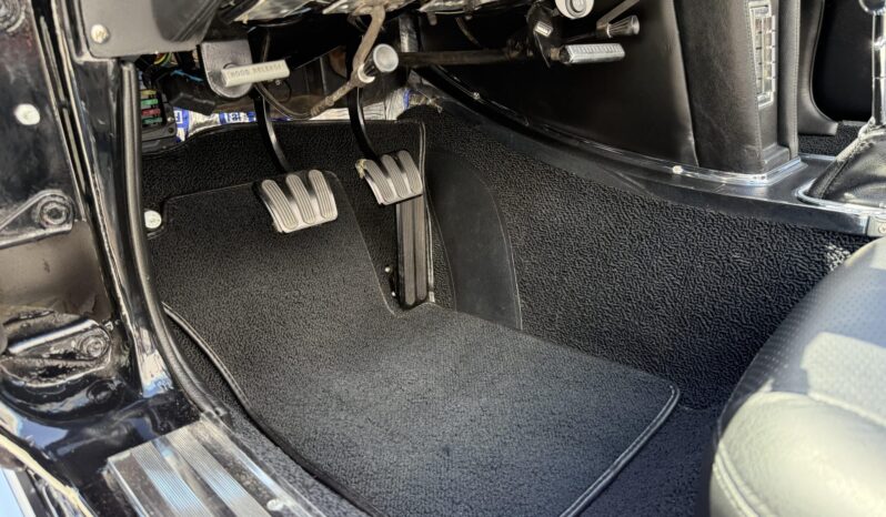 
								1964 Chevrolet Corvette Convertible 5-Speed full									