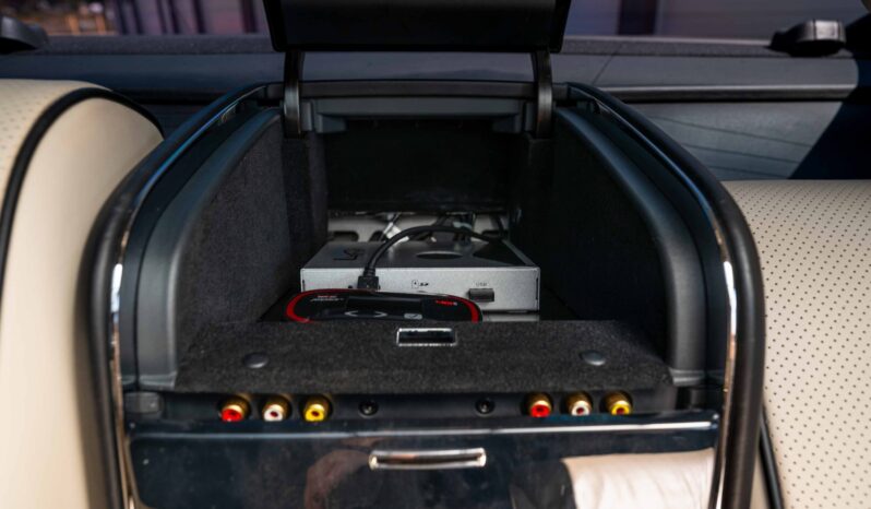 
								2008 Maybach 62S Partition full									