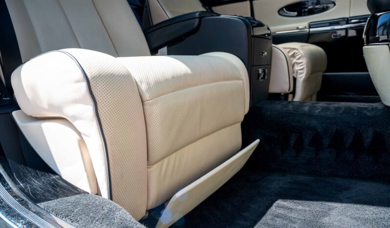 
								2008 Maybach 62S Partition full									