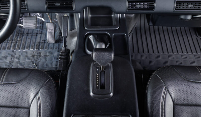 
								1984 Land Rover 110 full									