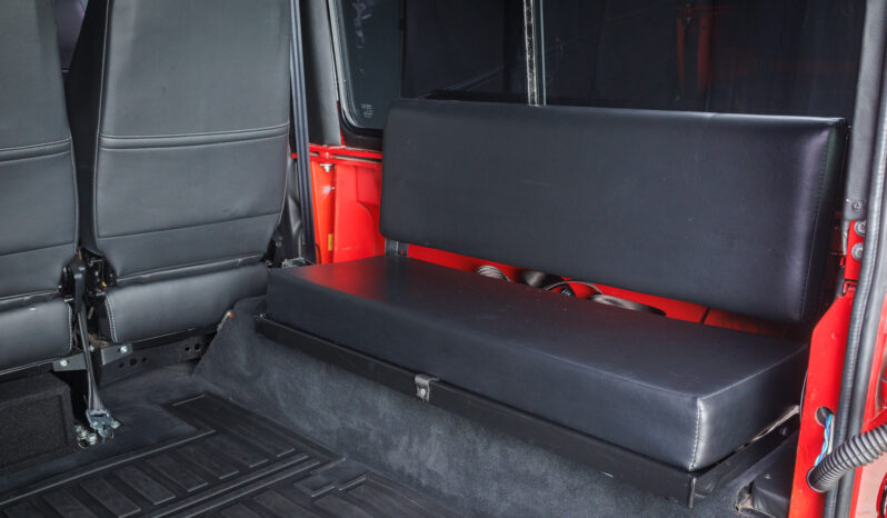 
								1984 Land Rover 110 full									