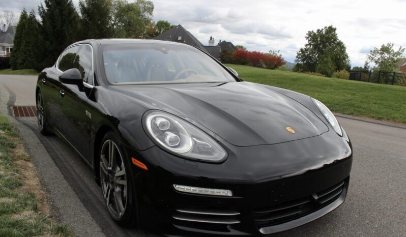 
								2014 Porsche Panamera 4S Executive full									