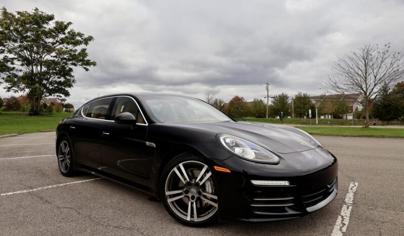 
								2014 Porsche Panamera 4S Executive full									