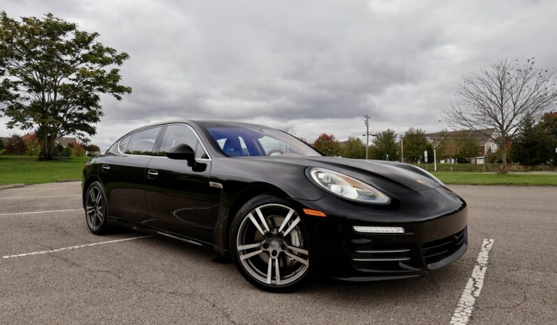 
								2014 Porsche Panamera 4S Executive full									